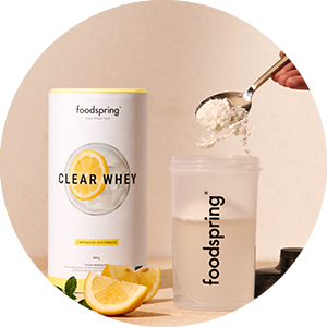Añade 30 g de Clear Whey en polvo