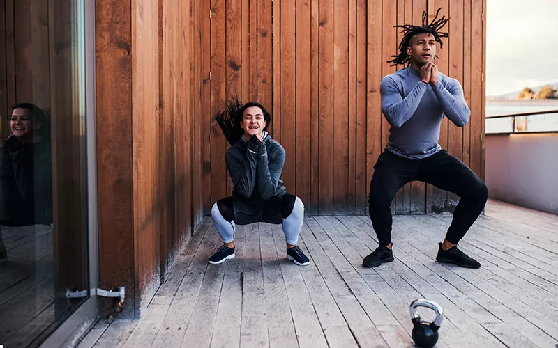 HIIT de cuerpo completo para principiantes para implementar tu fuerza y estado de forma